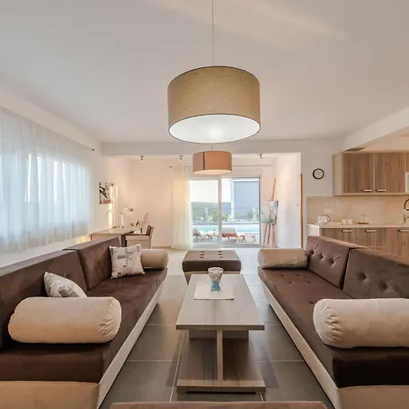 Villa In Croatia Near The Adriatic Coast *