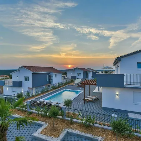 In Croatia Near The Adriatic Coast Villa *