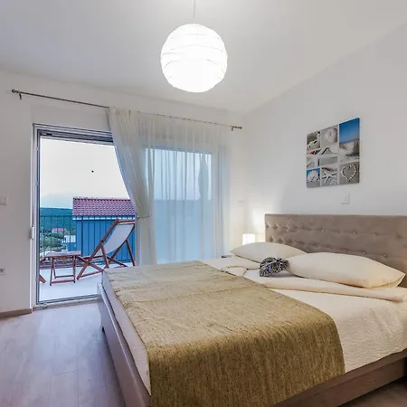 Вилла Modern And Spacious With Swimming Pool *