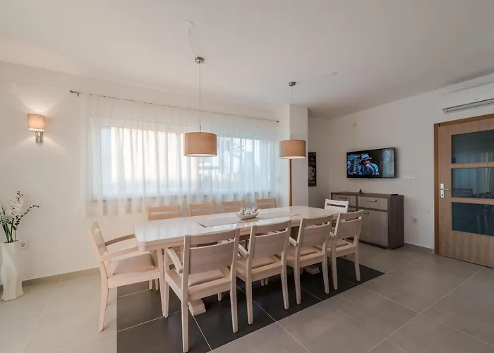 Villa In Croatia Near The Adriatic Coast Sukošan