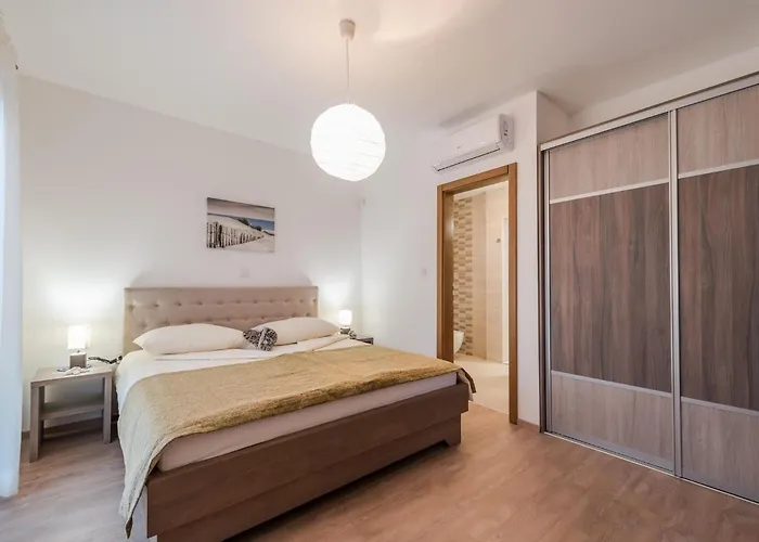 Villa In Croatia Near The Adriatic Coast Sukošan
