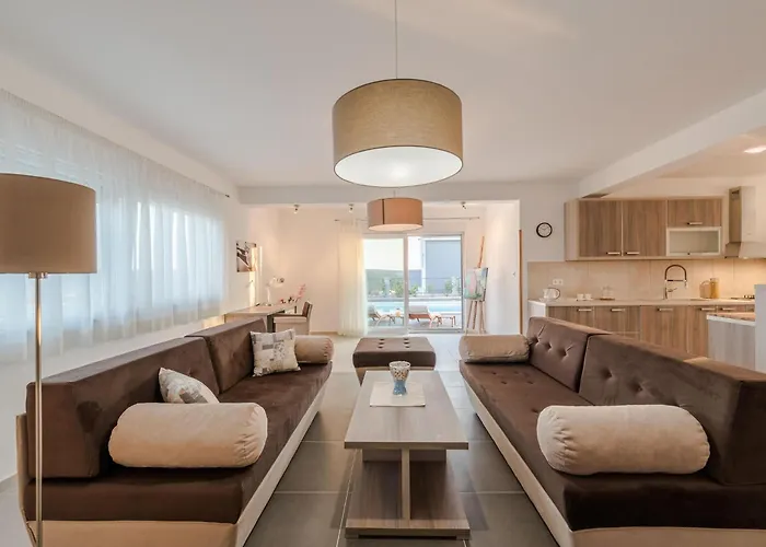 Villa In Croatia Near The Adriatic Coast *