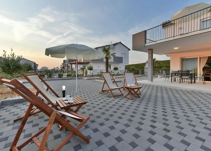 In Croatia Near The Adriatic Coast Villa *
